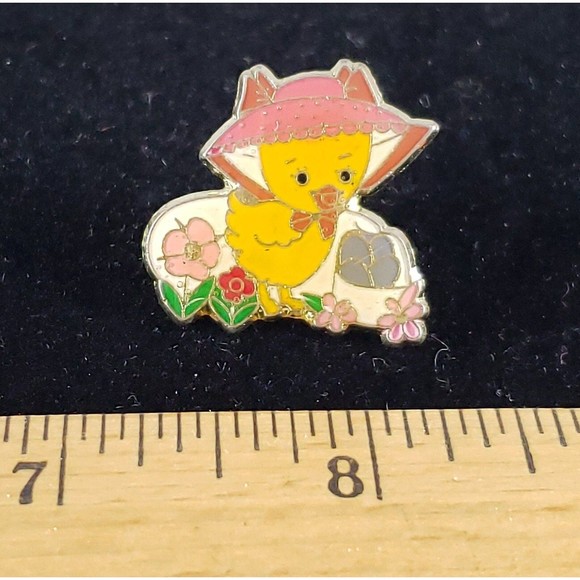 Vintage Unsigned Duck With Hat Walking Among The Flowers Pin, Metal Lapel Pin - Picture 10 of 10